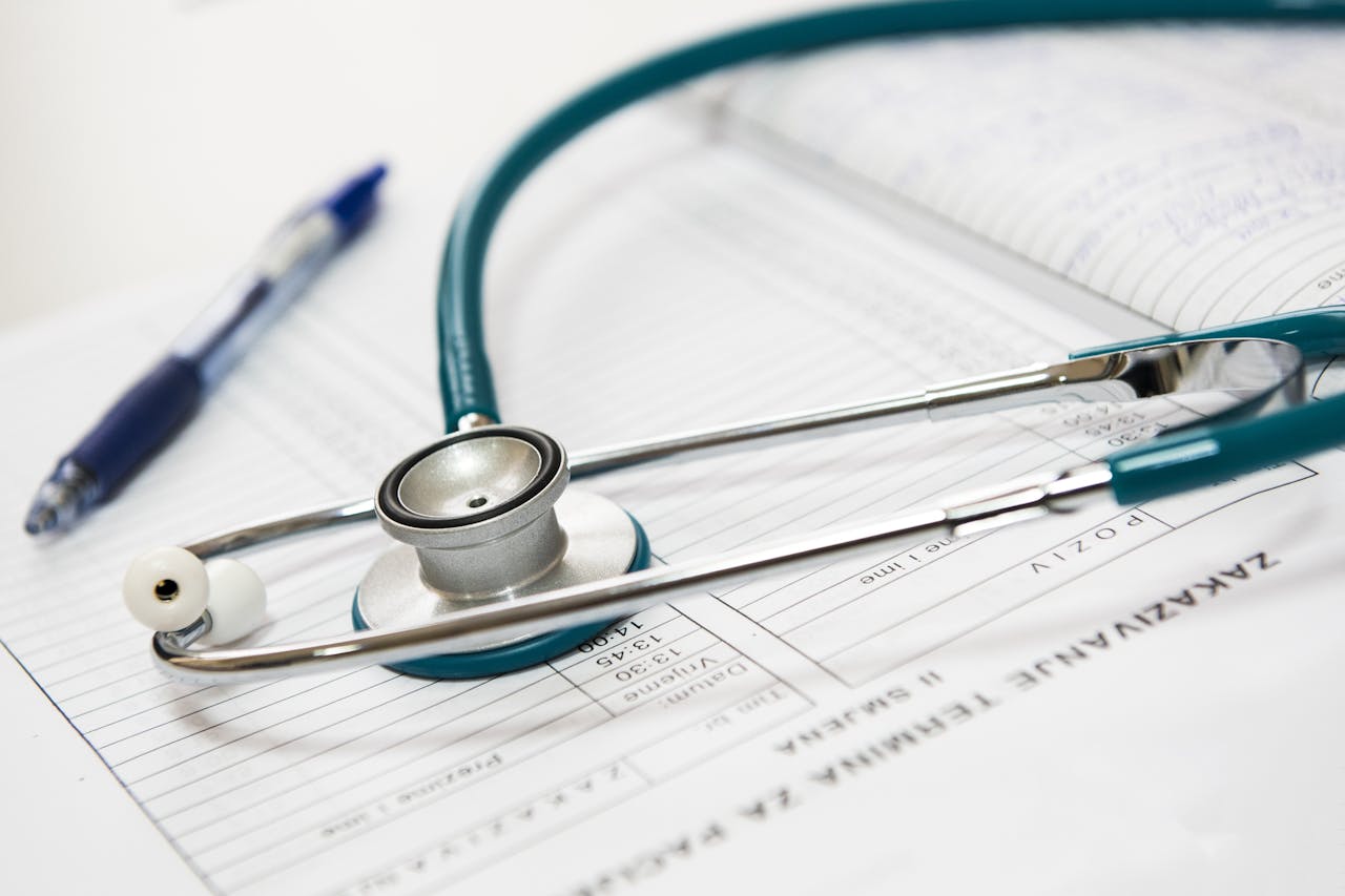 Profissionais da Medicina em Início de Carreira Enfrentam 30% Mais Ações Judiciais