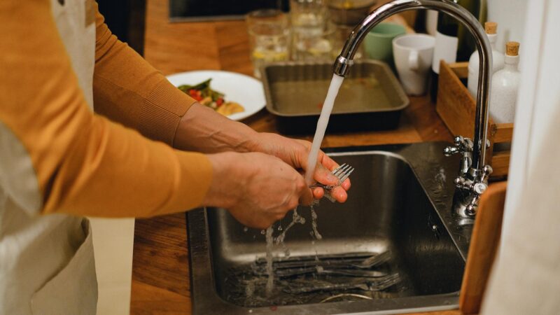 Louça Otimizada: O Guia Definitivo para Sujar Menos e Lavar Mais Rápido